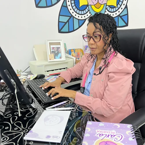 dra. carla del valle cardenas pediatra en pereira